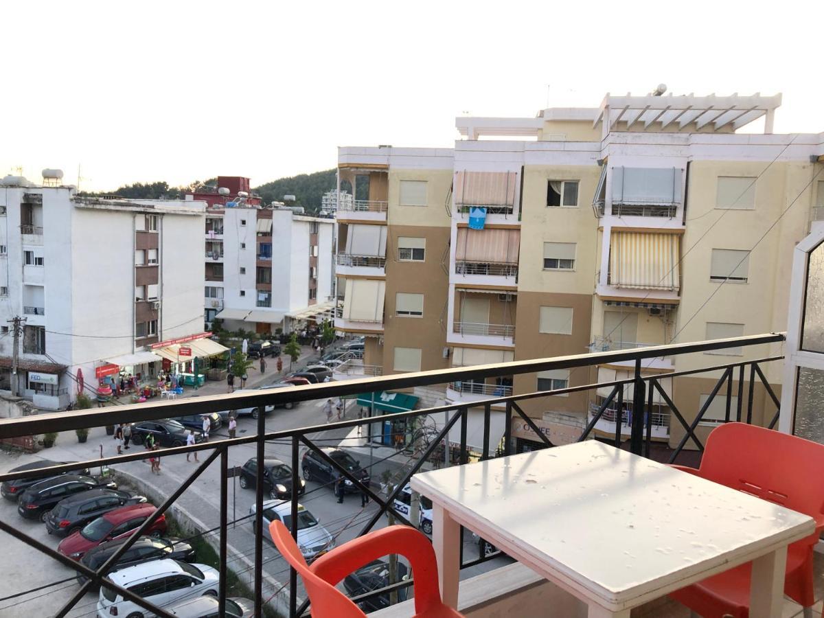 Center Hotel Pirro Himare Eksteriør bilde