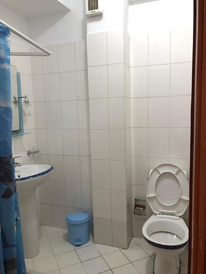 Center Hotel Pirro Himare Eksteriør bilde