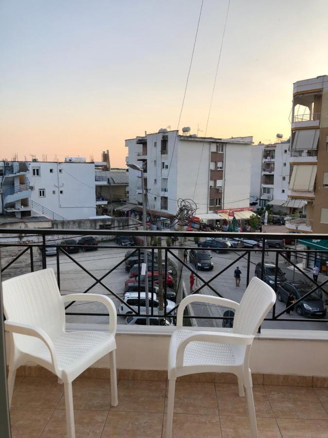 Center Hotel Pirro Himare Eksteriør bilde