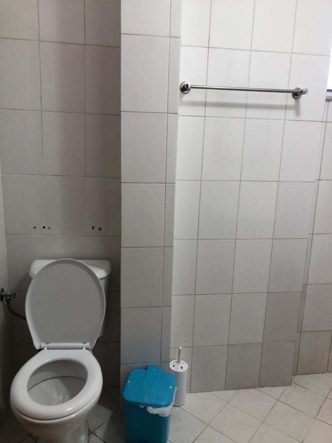 Center Hotel Pirro Himare Eksteriør bilde