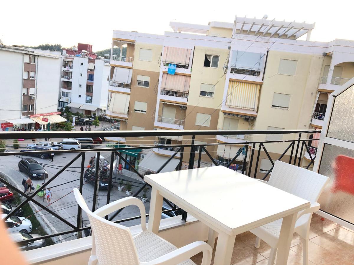 Center Hotel Pirro Himare Eksteriør bilde