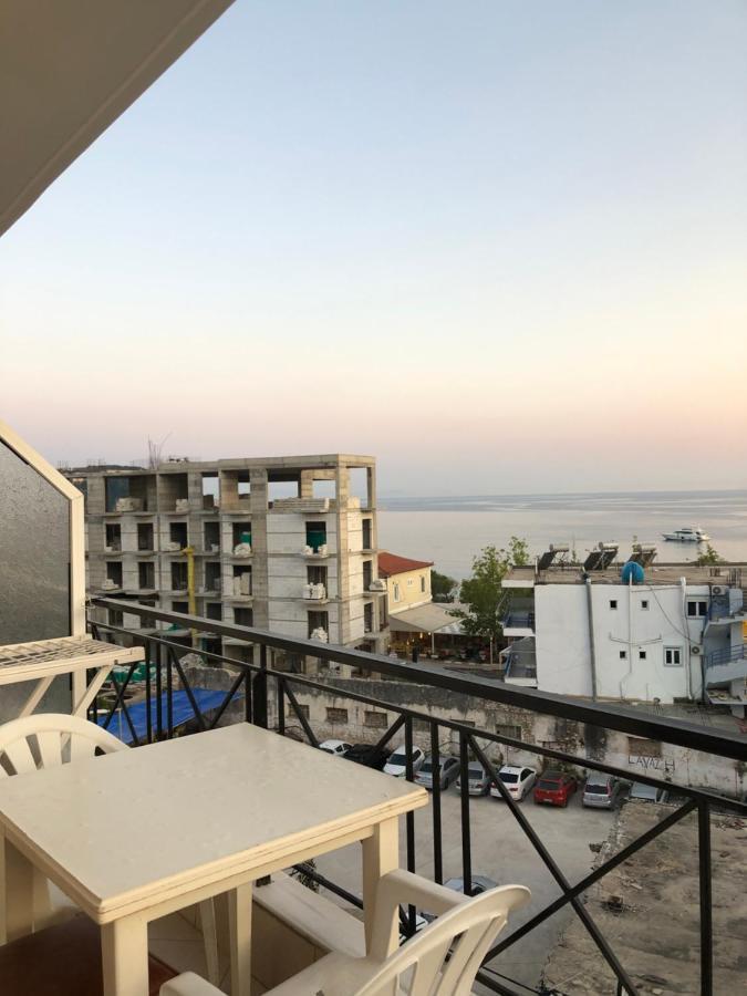 Center Hotel Pirro Himare Eksteriør bilde